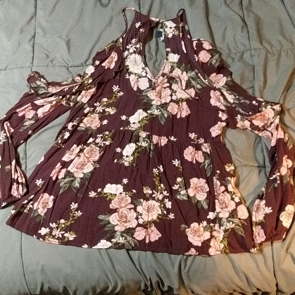 American eagle open shoulder ruffled top